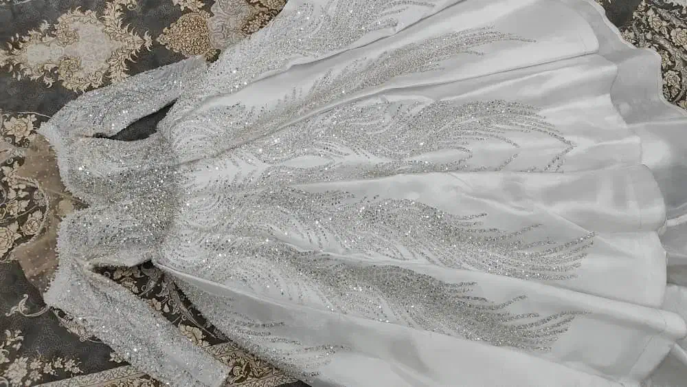 لباس عروس|لباس|قشم, |دیوار