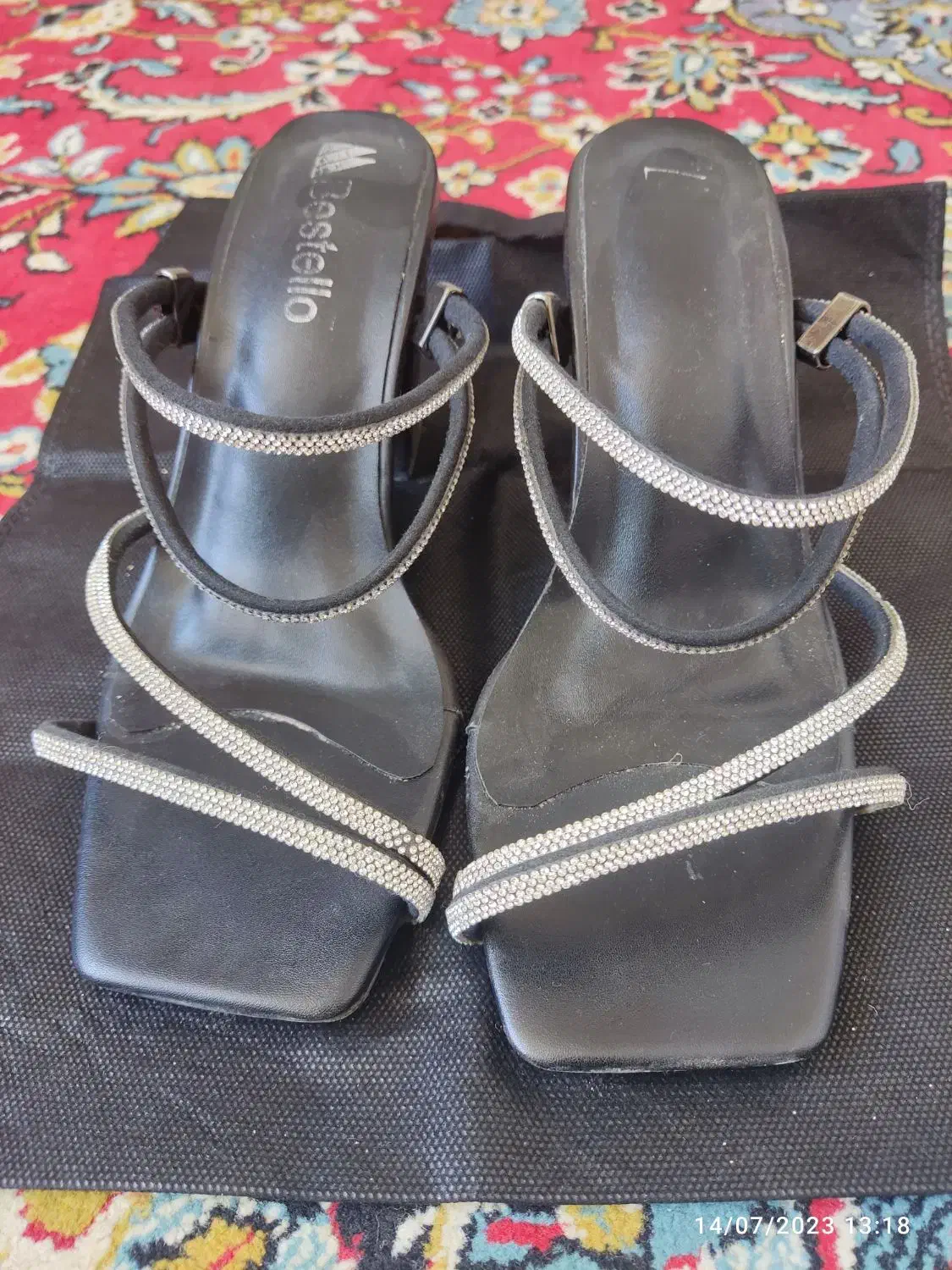 کفش|کیف، کفش، کمربند|سبزوار, قصبه غربی|دیوار