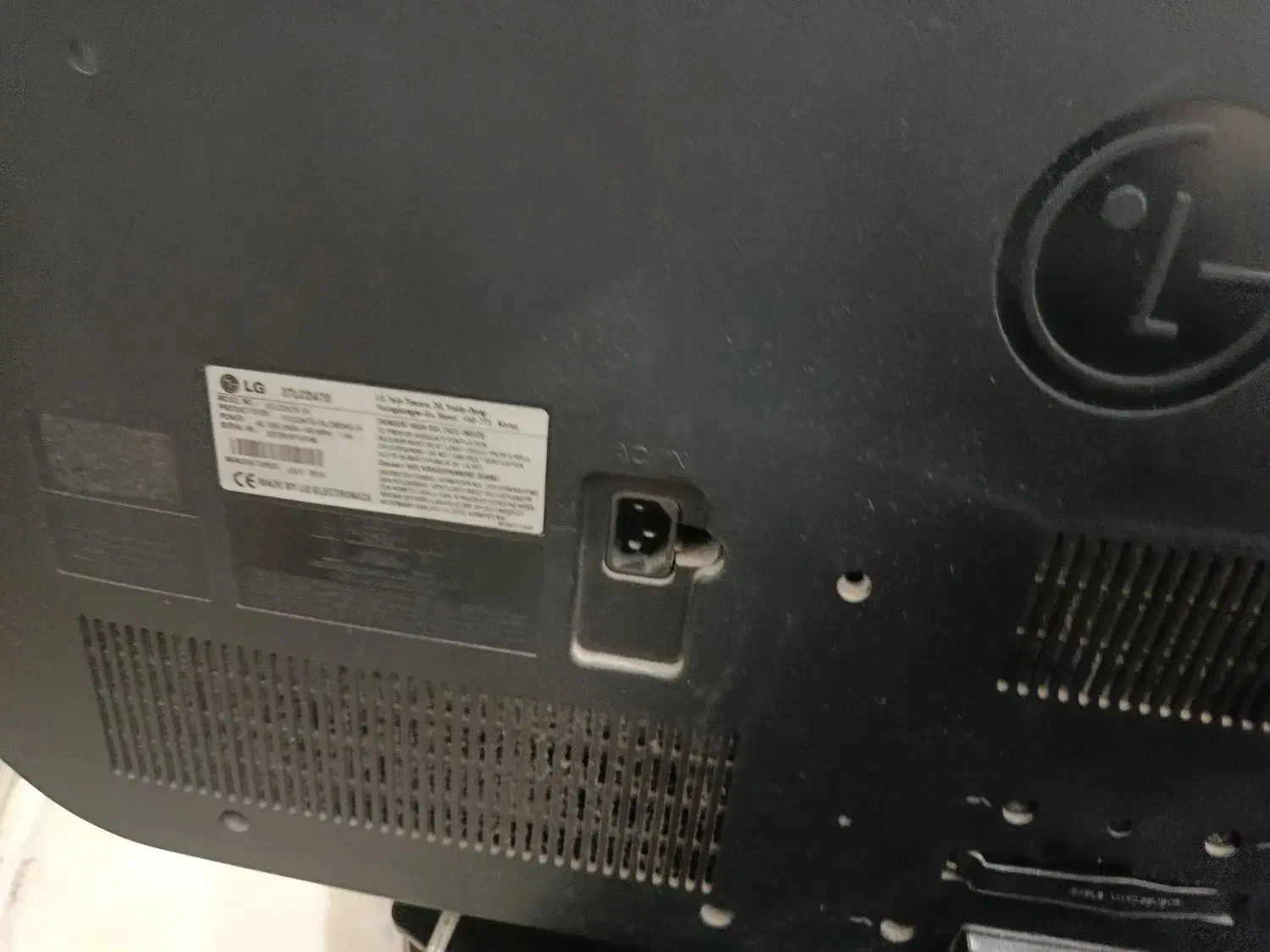 تلویزیون لجی 40اینچ|تلویزیون و پروژکتور|شیراز, دباغ خانه|دیوار