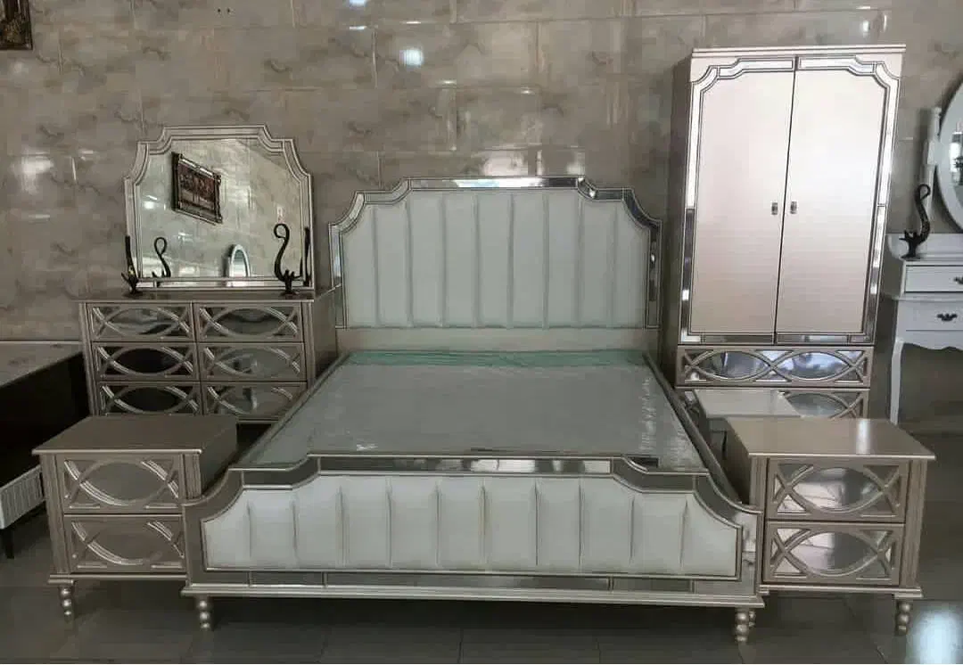 تخت خواب شاهنشاهی مربعی //اقساطی|تخت و سرویس خواب|کرمان, |دیوار