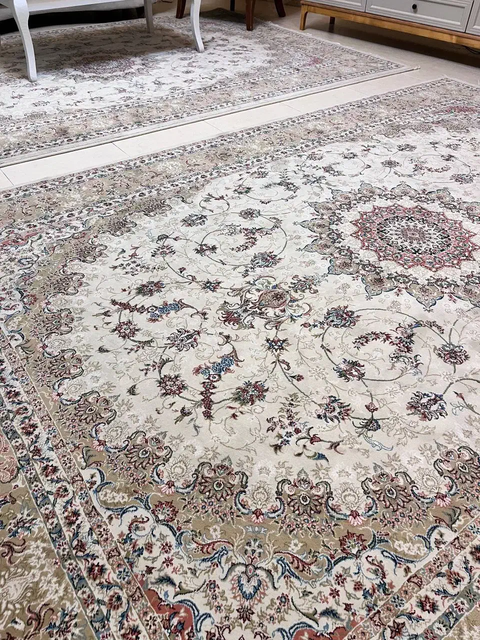 ۲ عدد فرش ۶ متری (۱۲۰۰ شانه)|فرش|رشت, پارک شهر|دیوار