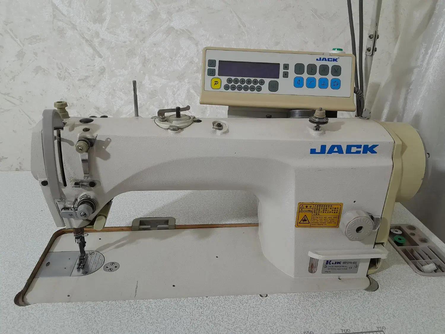 چرخ خیاطی ۱عدد با نخ هاب رنگی و ۴ عدد نیمکت|چرخ خیاطی و ریسندگی|نظرآباد, فخر ایران|دیوار