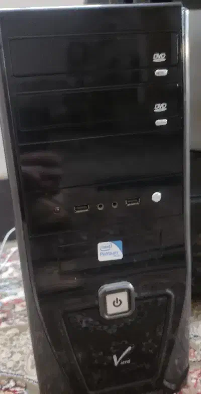 یک عدد کامپیوتر+ اقلام همراه|رایانه رومیزی|یزد, |دیوار