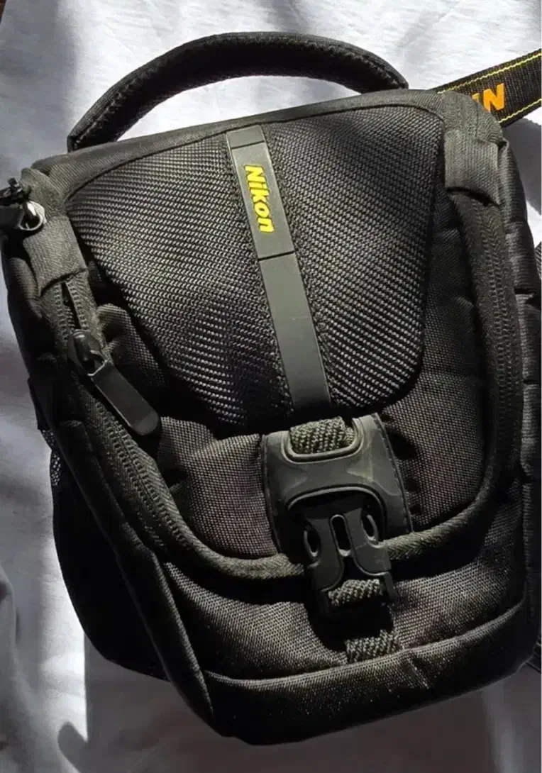 دوربین عکاسی نیکون d5600لنز ۱۸-۱۴۰|دوربین عکاسی و فیلم‌برداری|قم, سعادتی|دیوار