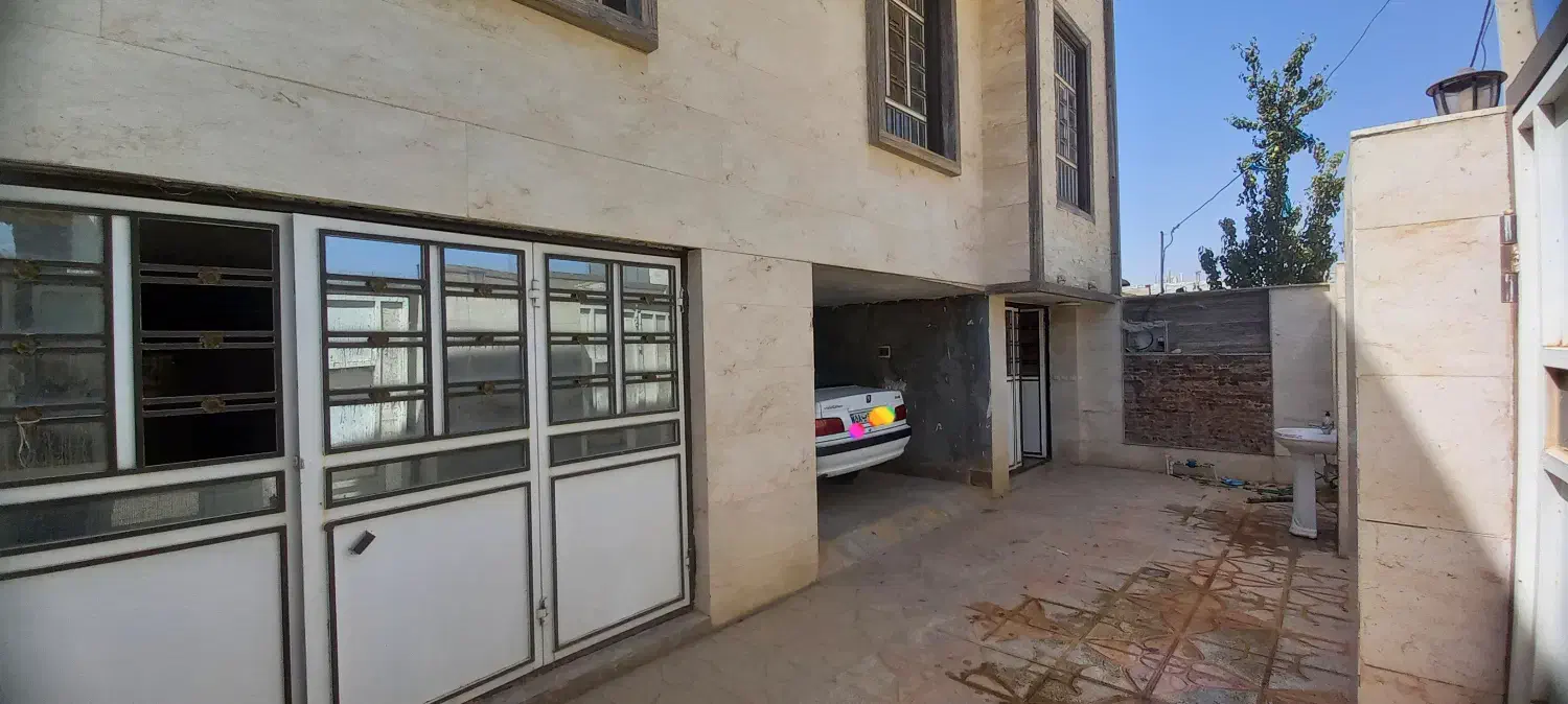 فروش ویلایی بزرگ/ پارکینگ ها ۶۰ متر/ بلوار انقلاب|فروش خانه و ویلا|یاسوج, |دیوار