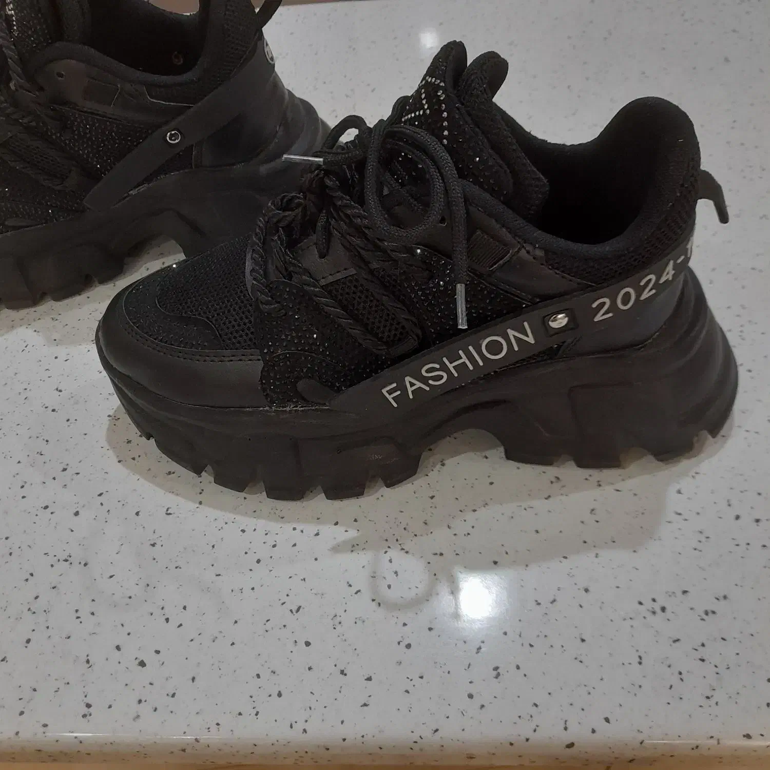 کتونی|کیف، کفش، کمربند|قرچک, زیبا شهر|دیوار