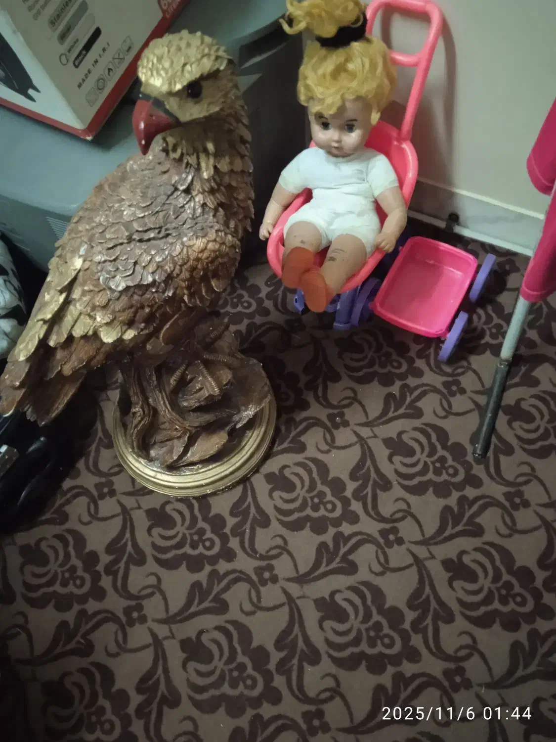 سلام مجسمه بزرگ عقاب|مجسمه، تندیس، ماکت|هشتگرد, طاووسیه|دیوار