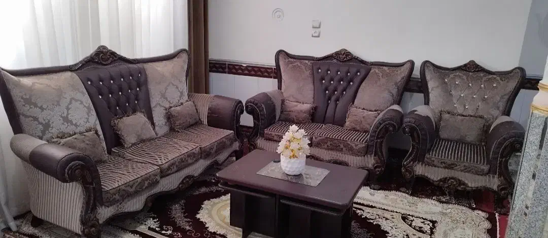 مبل هفت نفره و میز عسلی|مبلمان خانگی و میز عسلی|خرم‌آباد, |دیوار