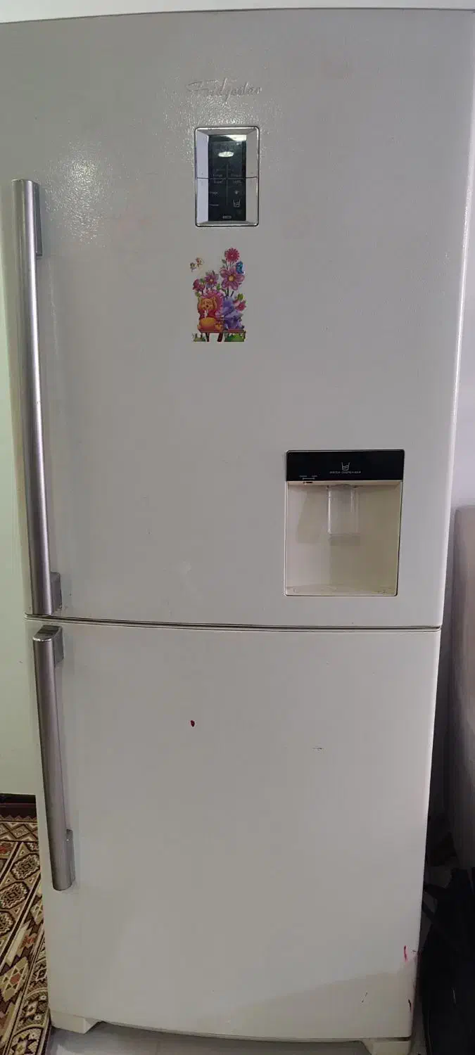 فروش یک دستگاه یخچال|یخچال و فریزر|زرقان, |دیوار