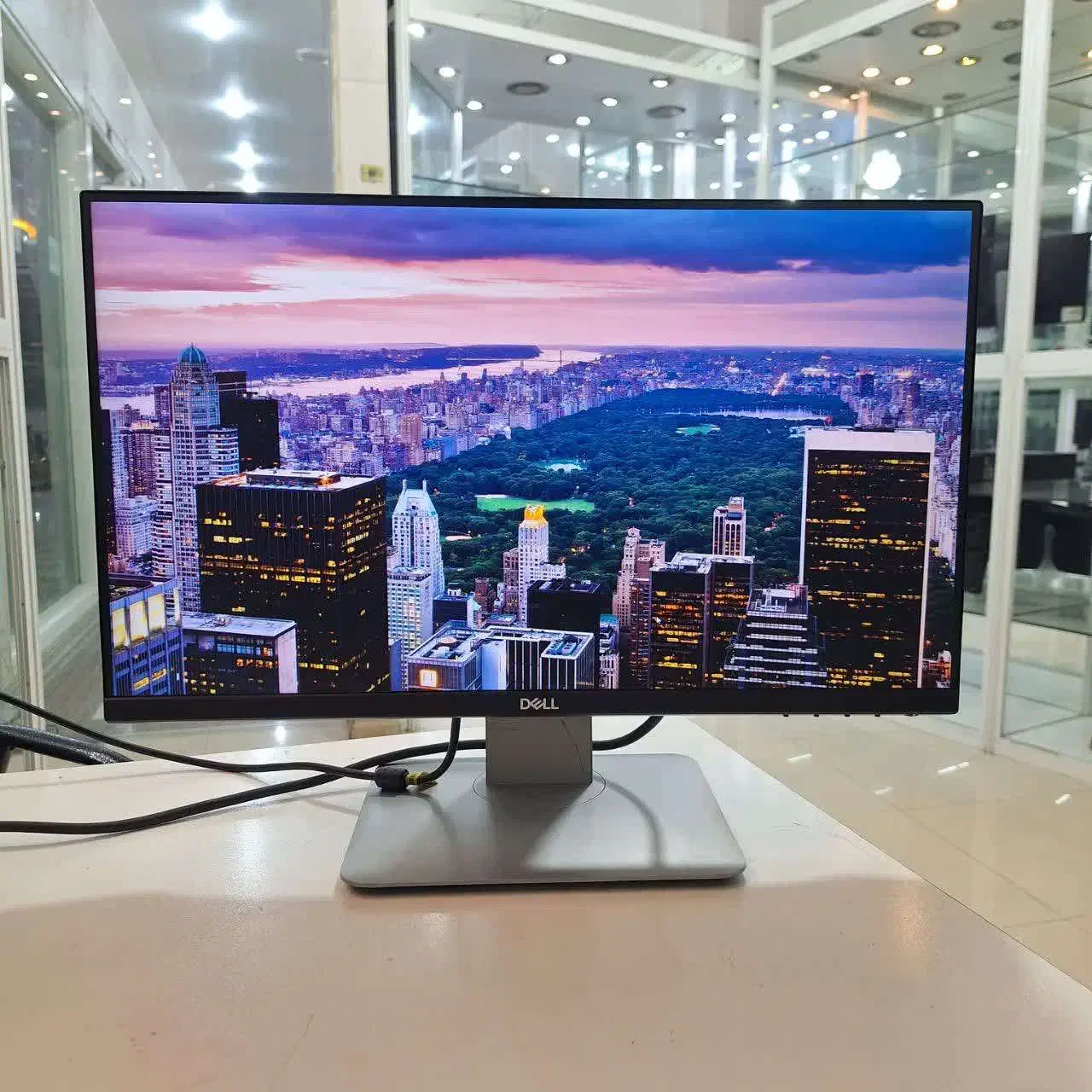 مانیتور دل 22اینچ فریملس همراه با گارانتی|قطعات و لوازم جانبی رایانه|اصفهان, نقش جهان|دیوار