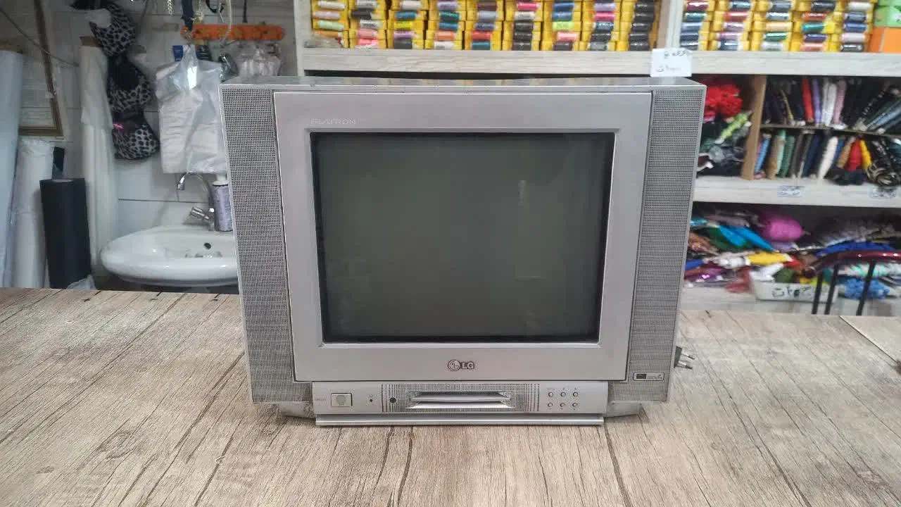 تلویزیون قدیمیLG|تلویزیون و پروژکتور|یزد, |دیوار