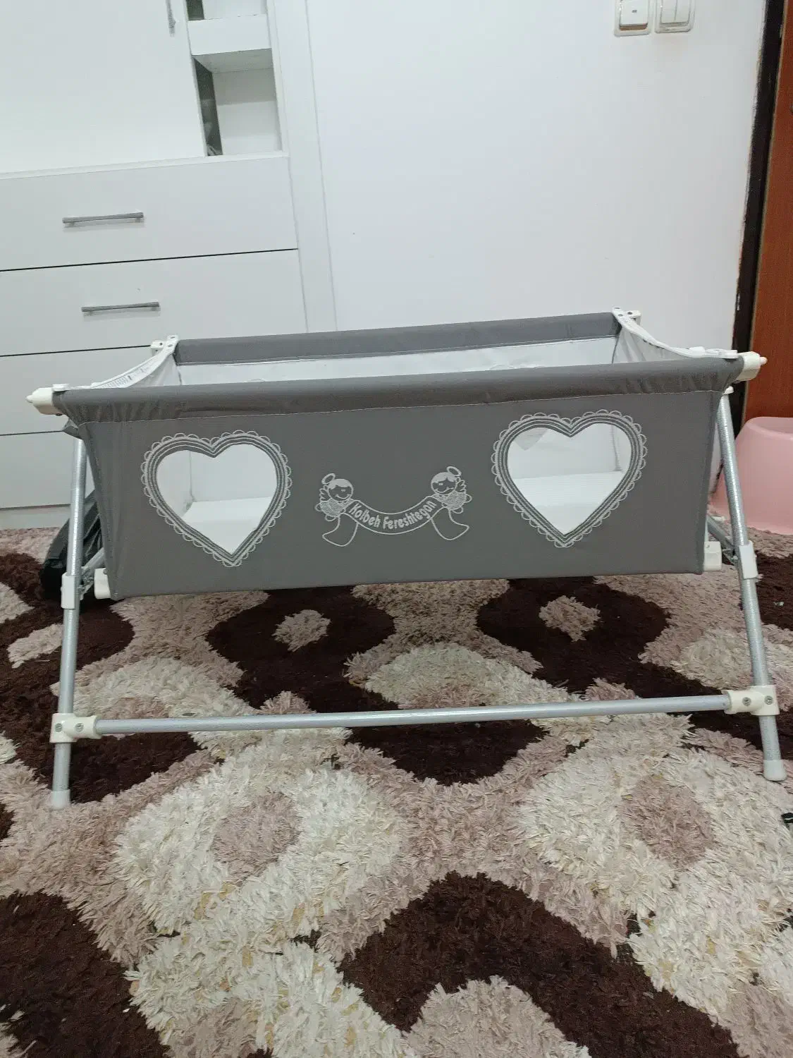 گهواره|تخت و صندلی بچه|نیشابور, رحمت آباد|دیوار