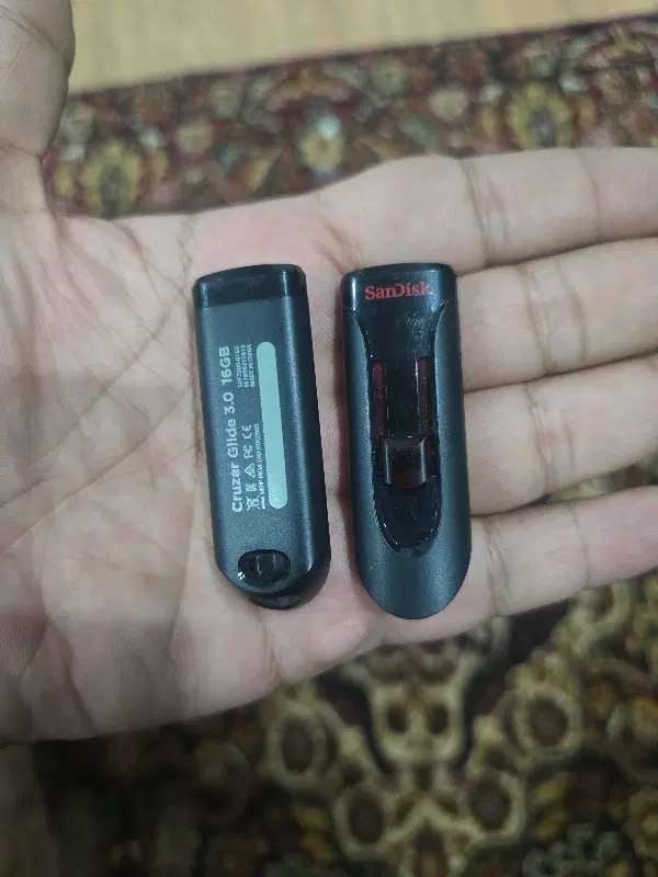 دو عدد فلش 16 sandisk|قطعات و لوازم جانبی رایانه|مشهد, عبادی|دیوار