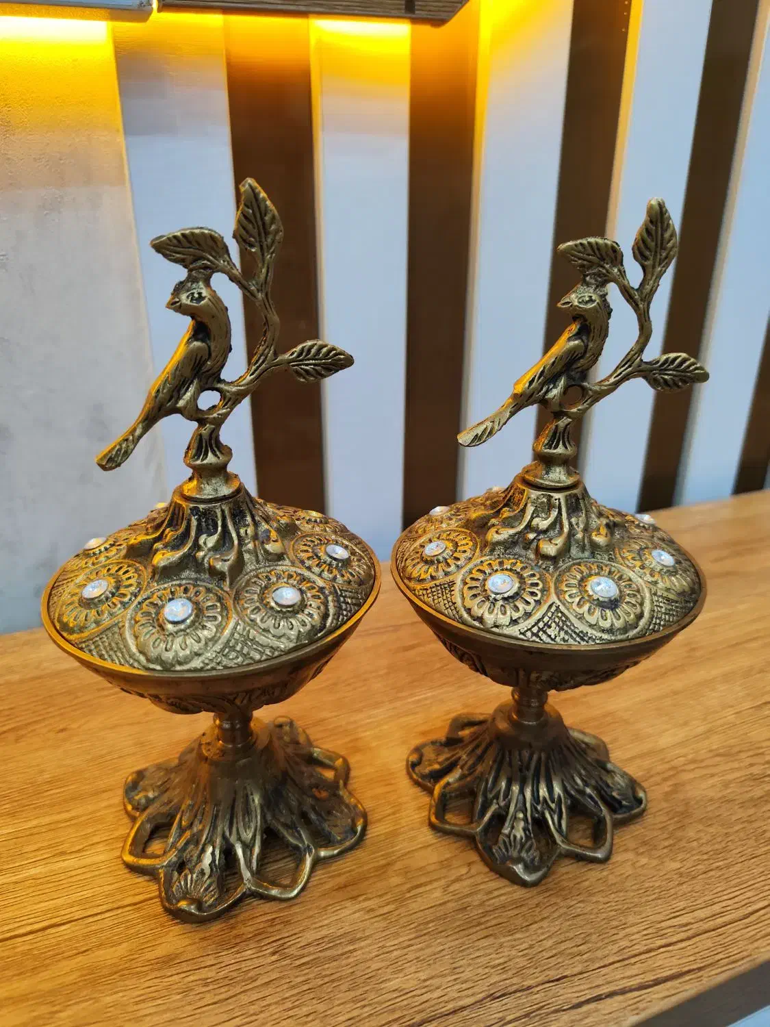 قندان برنجی|صنایع دستی و سایر لوازم تزئینی|رباط‌کریم, نصیرشهر|دیوار