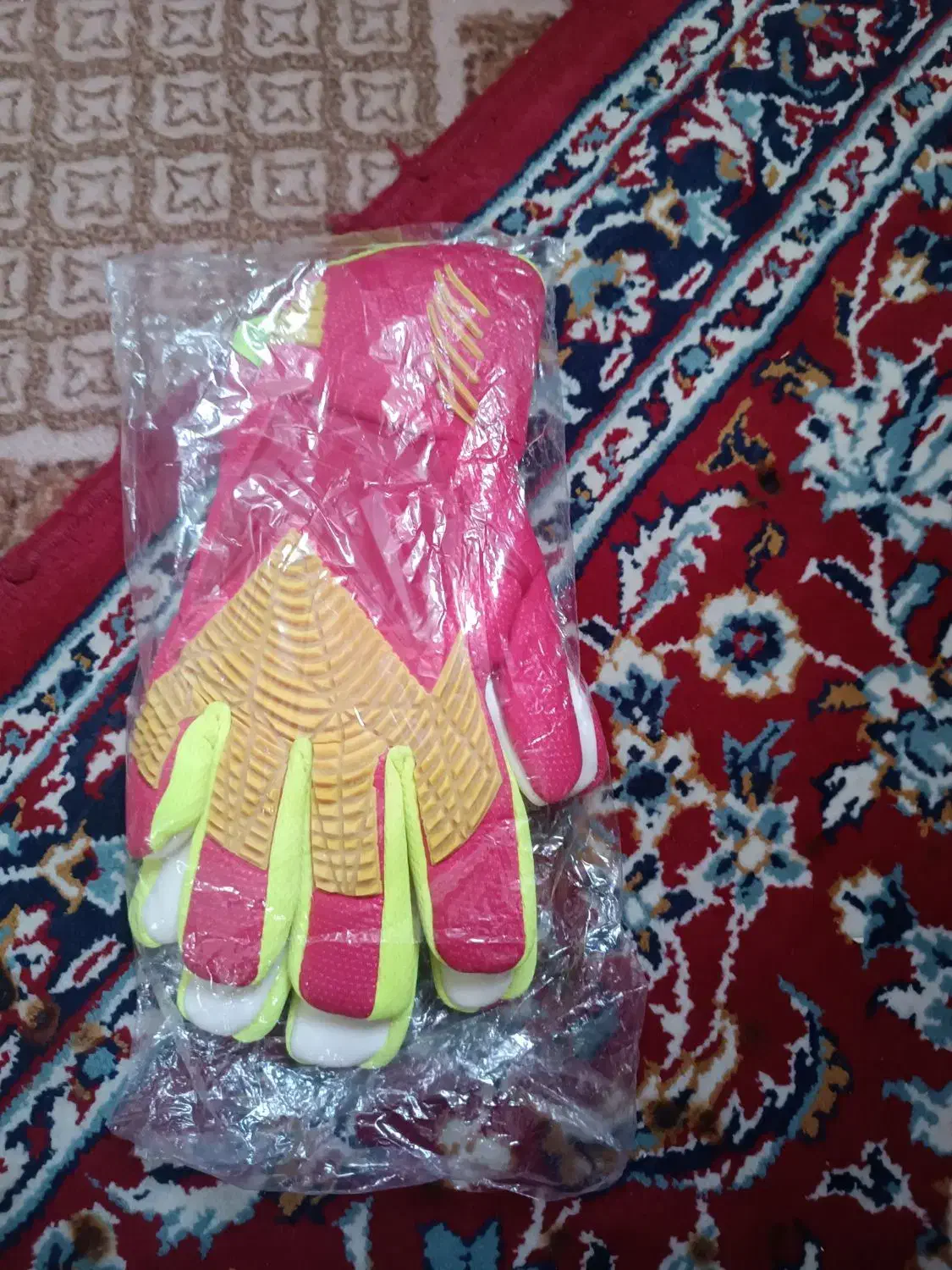 دستکش دروازه بان|ورزشهای توپی|اقبالیه, |دیوار