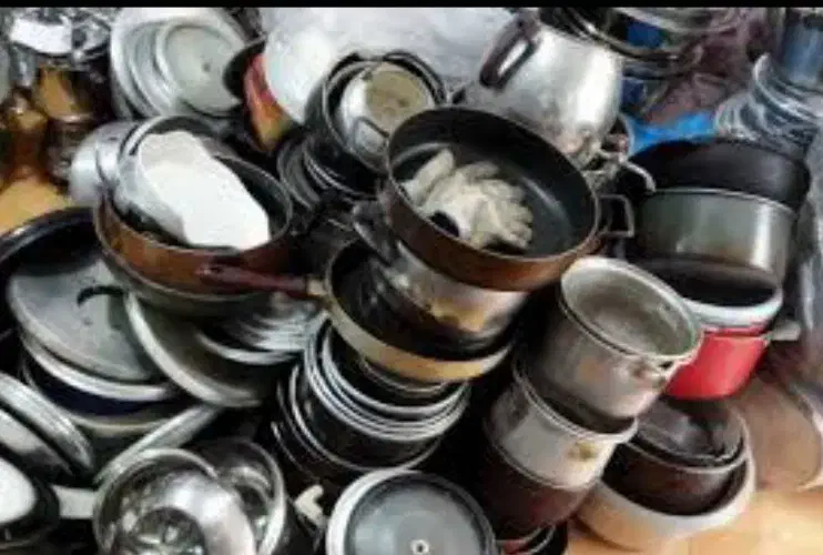 ضایعات قابلمه کهنه|ظروف پخت‌وپز|کردکوی, |دیوار