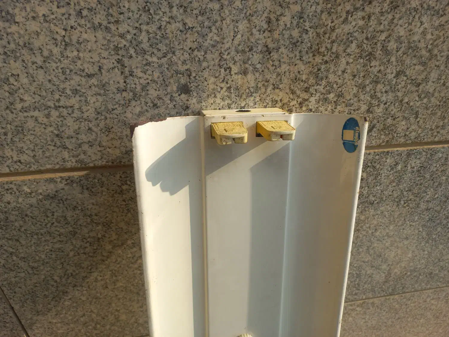 قاب مهتابی دوقلو|لامپ و چراغ|اهواز, کوی منابع طبیعی|دیوار