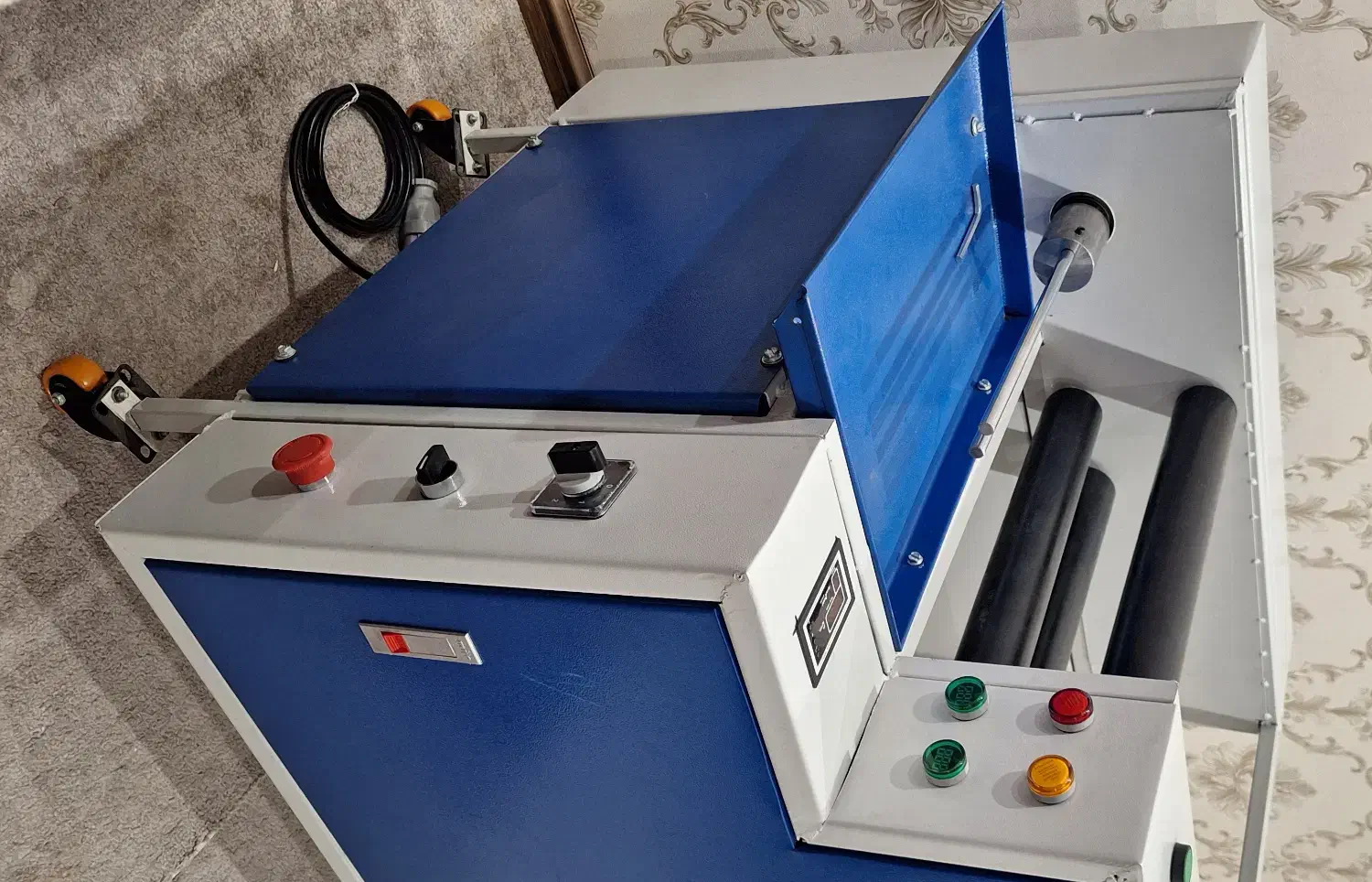 دستگاه رول کن سفره و پاکت فریزر و کیسه زباله|ماشین‌آلات صنعتی|شیراز, فرگاز|دیوار