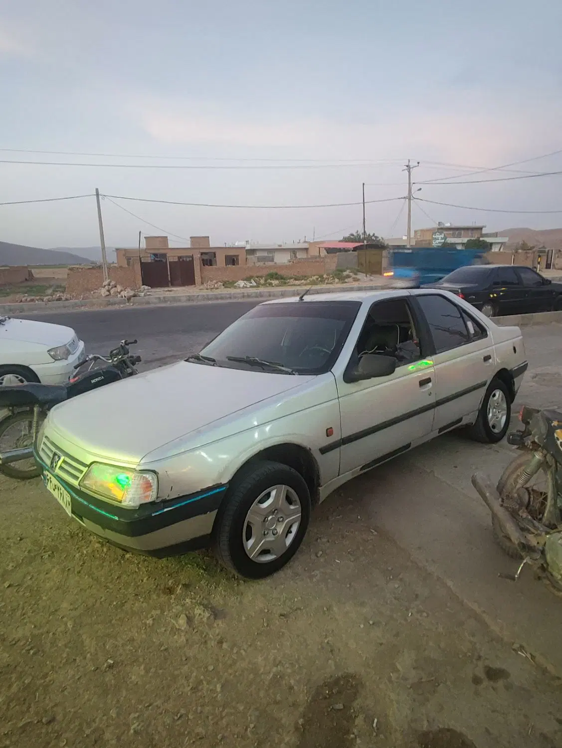 405 مدل 87|خودرو سواری و وانت|ارسنجان, |دیوار