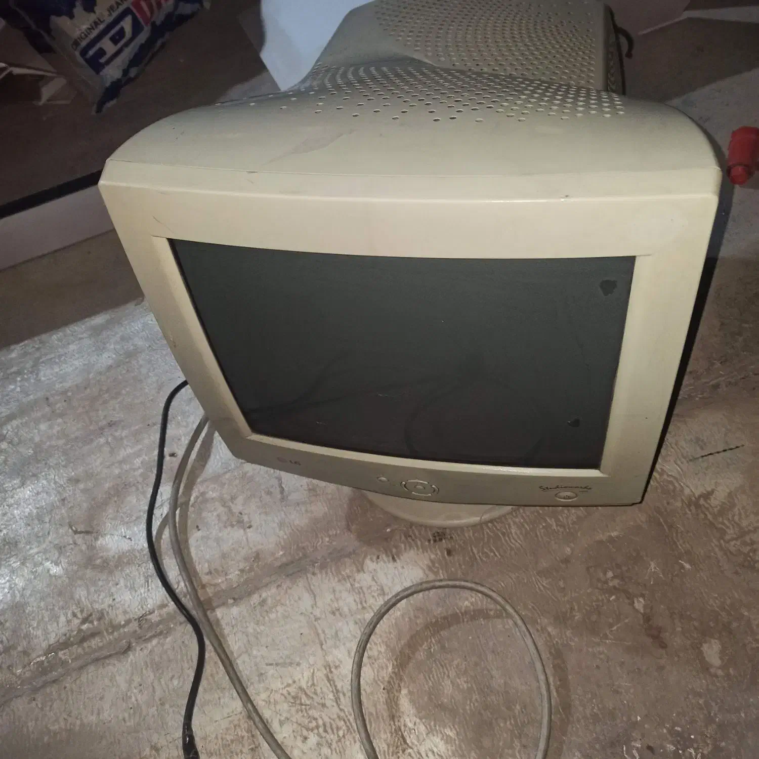 مانیتور قدیمی|قطعات و لوازم جانبی رایانه|ری, شهرک نظامی|دیوار