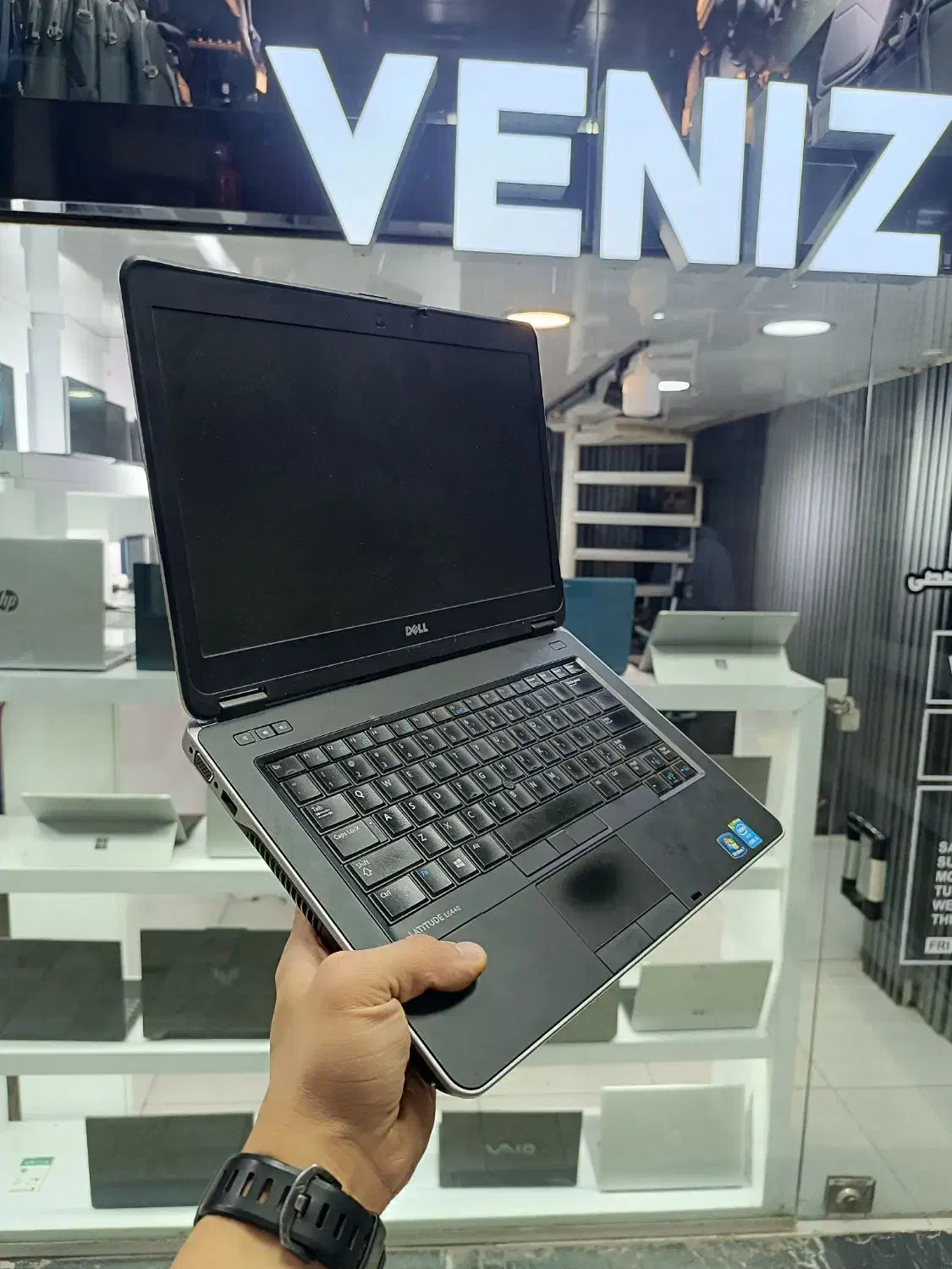 اقتصادی بدنه فلزی با هارد SSD|رایانه همراه|کرمانشاه, |دیوار