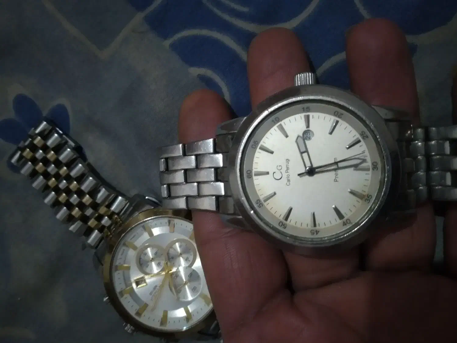 به علت استفاده نکردن|ساعت|نسیم‌شهر, |دیوار