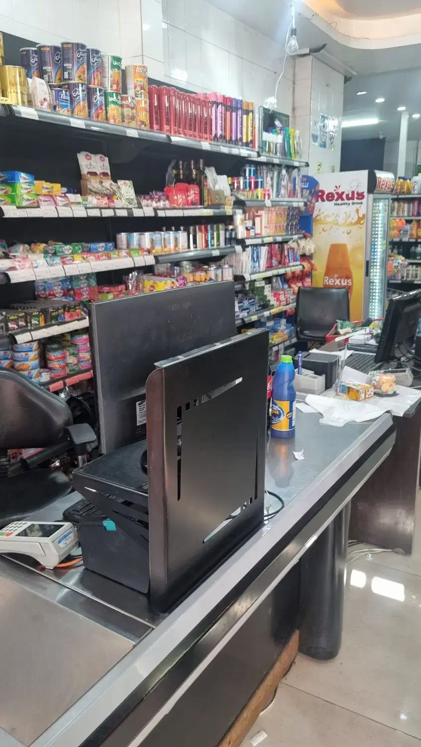 استخدام صندوقدار خانم / چیدمان آقا|استخدام خدمات فروشگاه و رستوران|شیراز, لب آب|دیوار