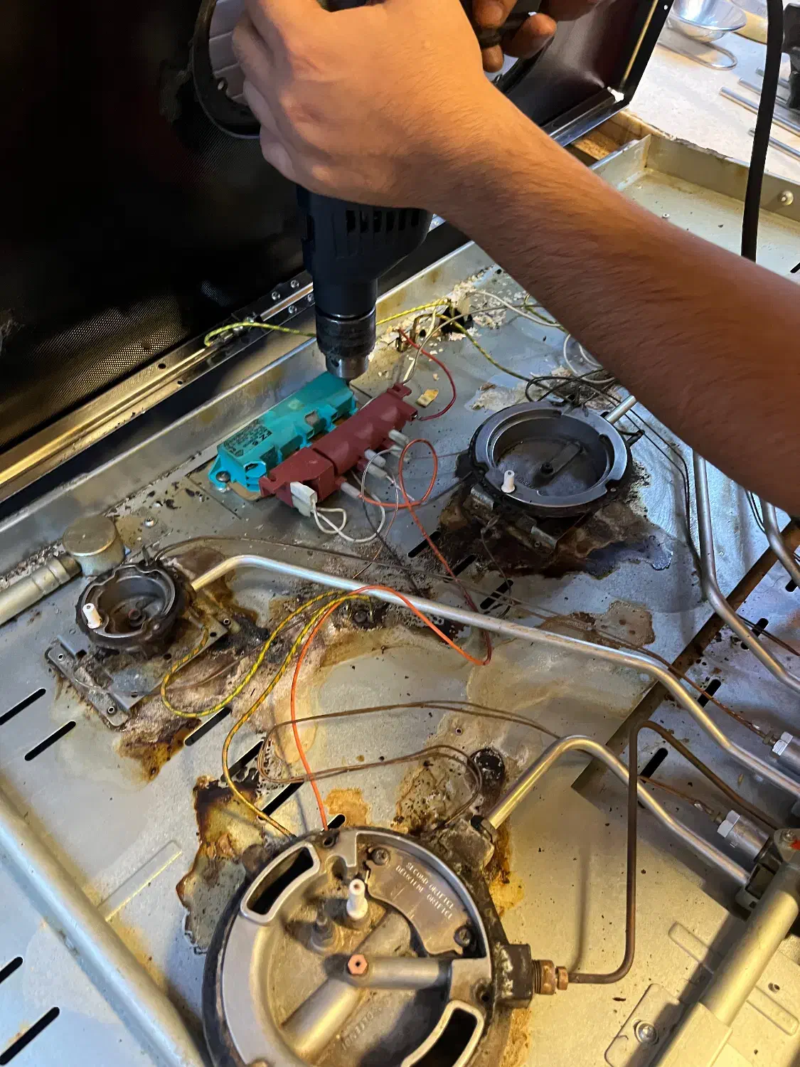 تعمیرات انواع اجاق گاز با نازلترین قیمت در تهران|خدمات پیشه و مهارت|تهران, امین حضور|دیوار