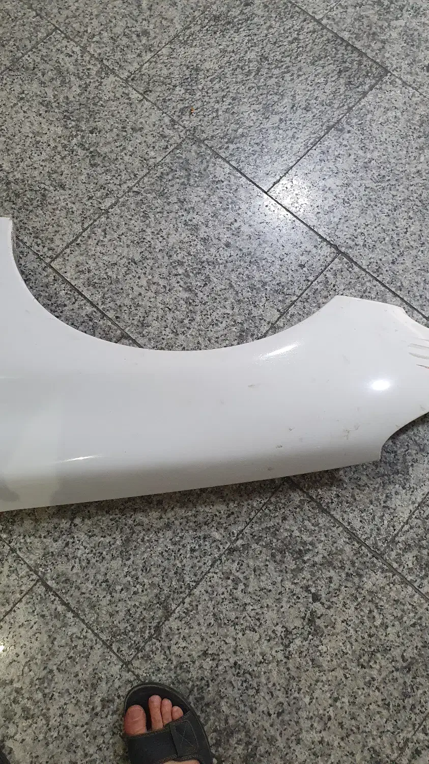 گلگیر جلو سمت راننده 206 سفید کوره ای|قطعات یدکی و لوازم جانبی|بندرعباس, |دیوار