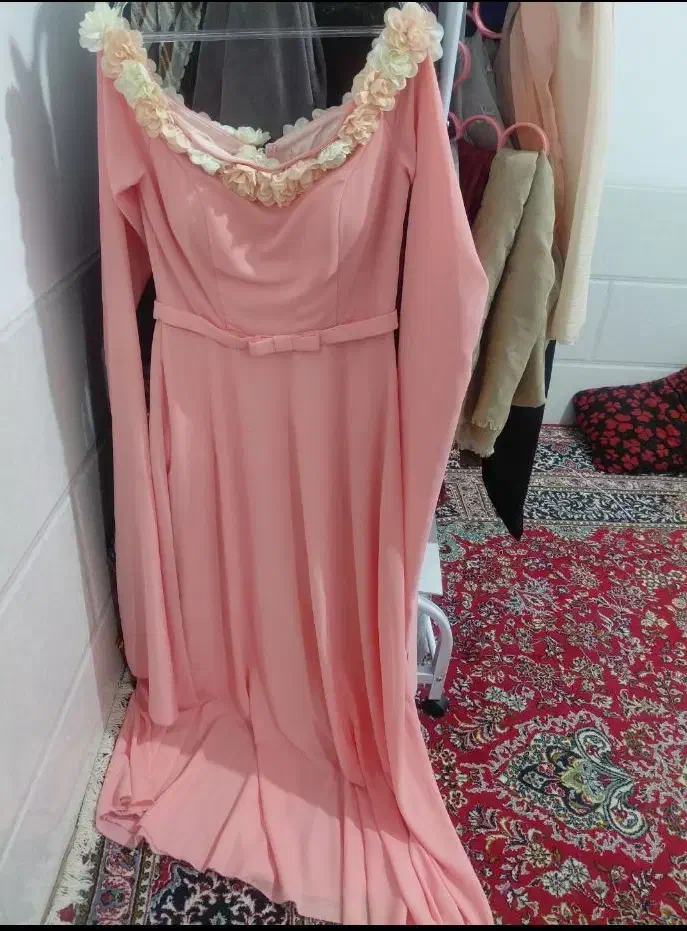 لباس مجلسی|لباس|استهبان, |دیوار