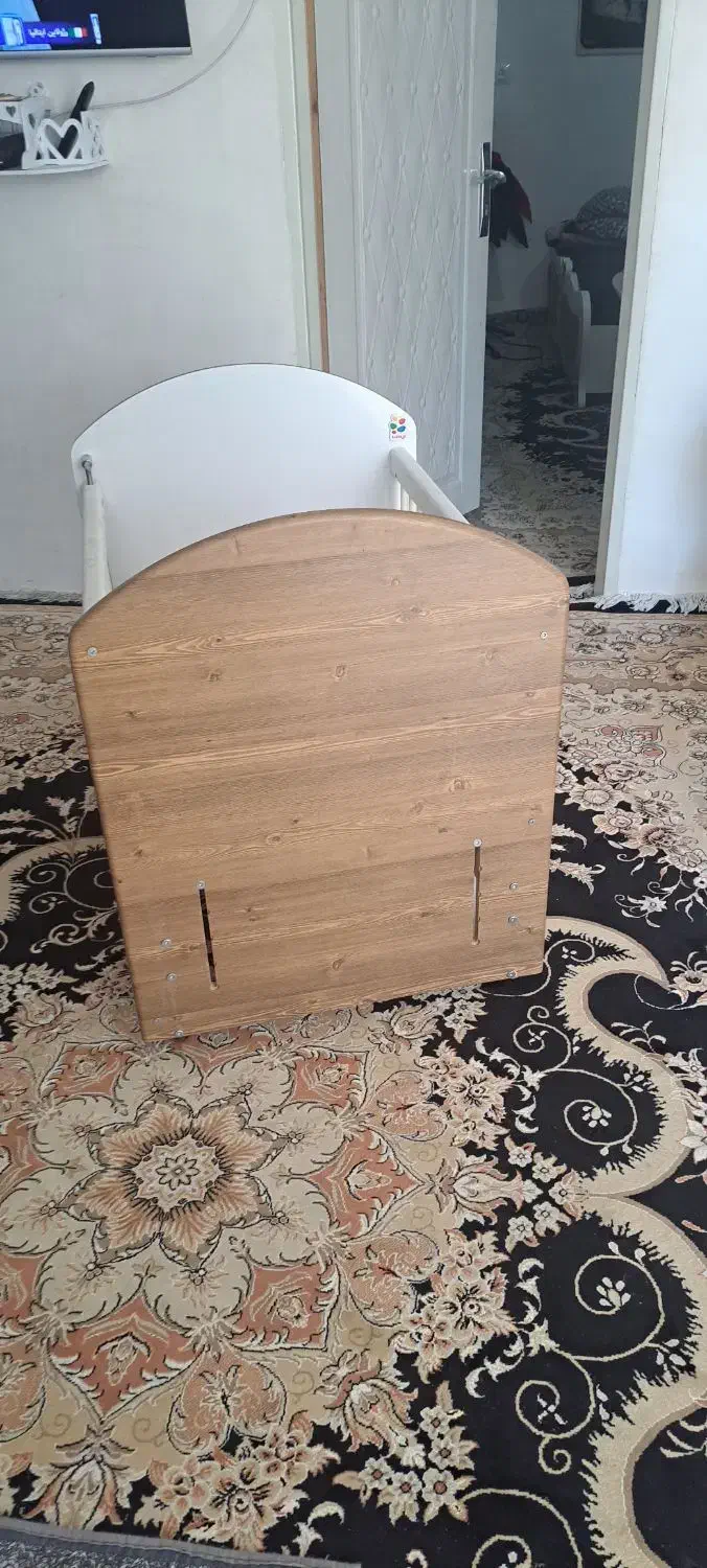 تخت نوزاد|تخت و صندلی بچه|خرم‌آباد, |دیوار