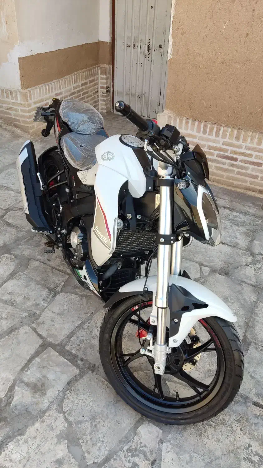 بنلی 180s|موتورسیکلت|لنجان, |دیوار