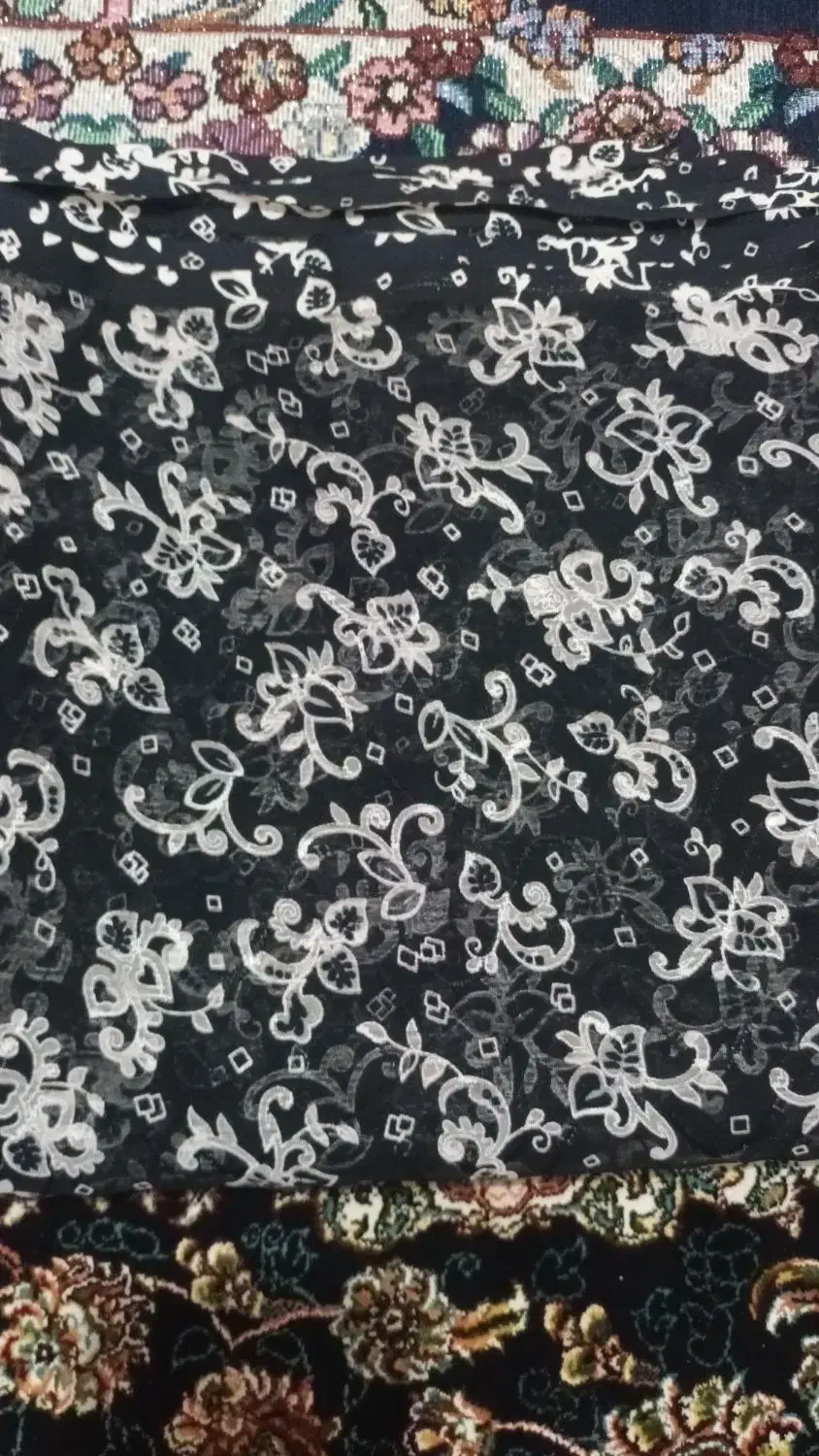 پارچه قوارهای|لباس|شهریار, شهریار|دیوار