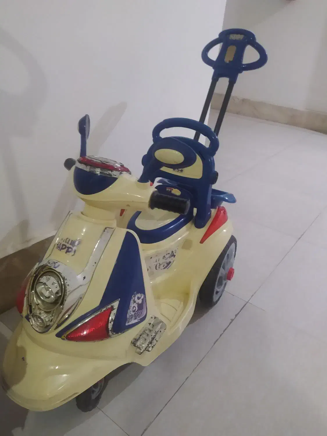 سه چرخه|دوچرخه، اسکیت، اسکوتر|کیش, |دیوار