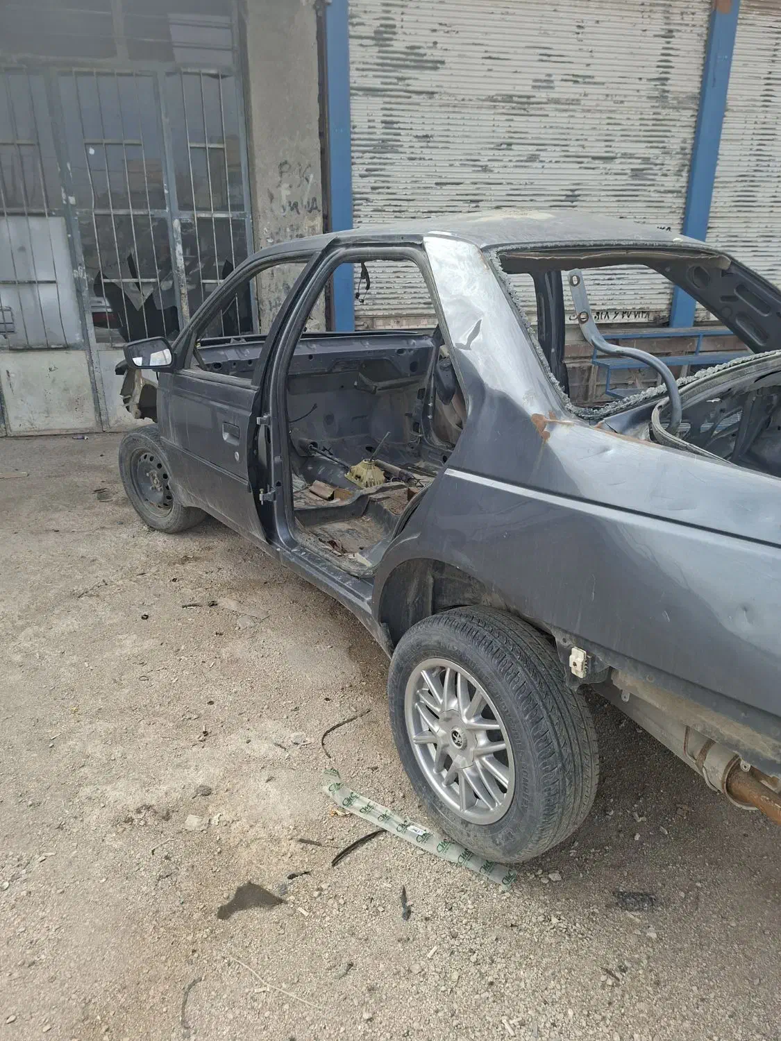 تصادفی پژو|خودرو سواری و وانت|فامنین, |دیوار