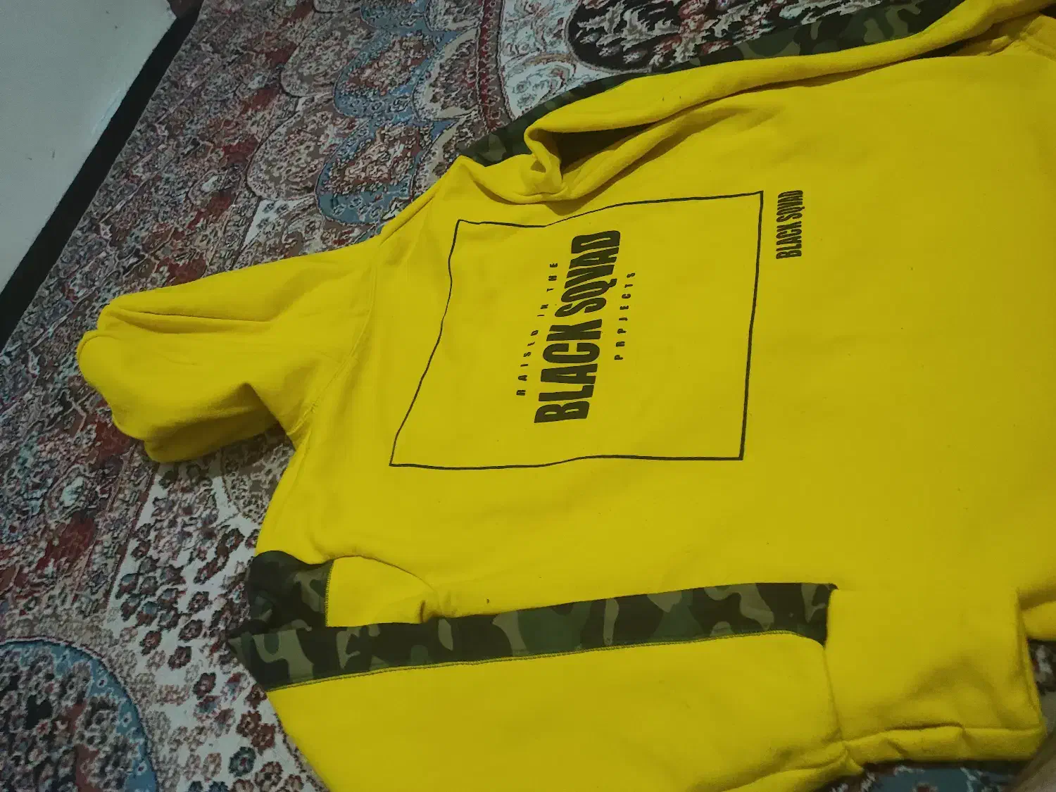 لباس زمستانی|لباس|ایوان, |دیوار