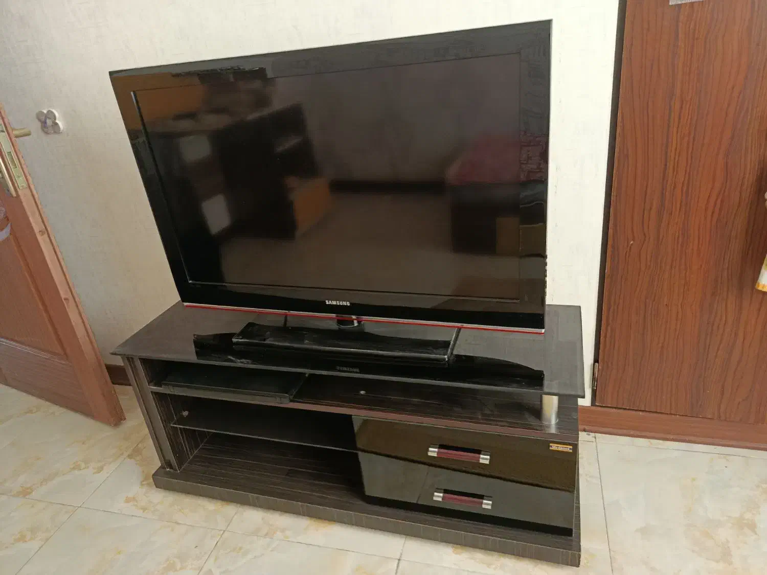 تلویزیون ال سی دی سامسونگ ۴۲اینچ|تلویزیون و پروژکتور|شیراز, چوگیاه|دیوار