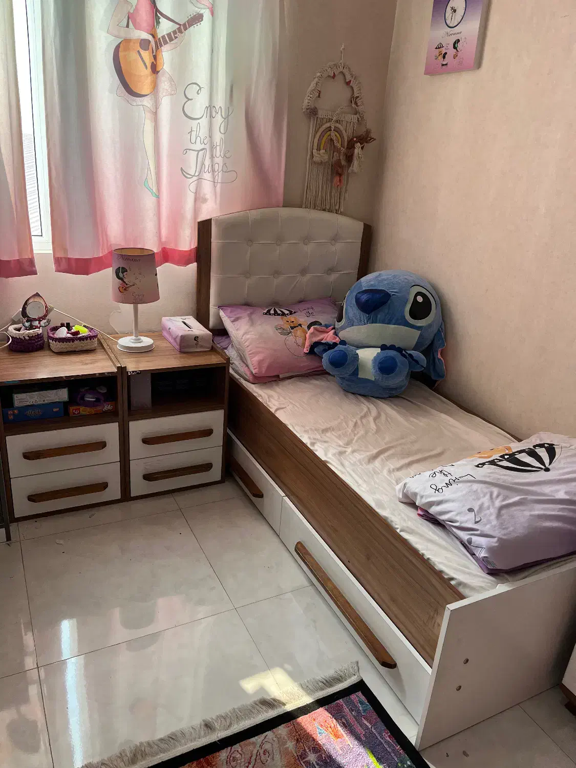 تخت خواب همراه با تشک سالم و دو عدد پاتختی|تخت و سرویس خواب|مشکین‌دشت, |دیوار