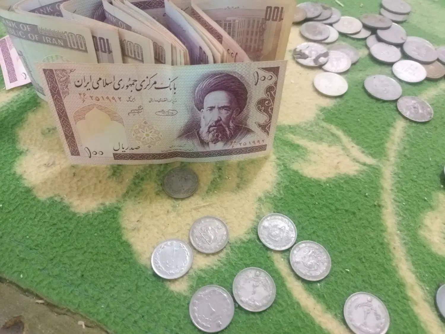 سکه قدیمی شاهی|کلکسیون سکه، تمبر، اسکناس|زارچ, |دیوار