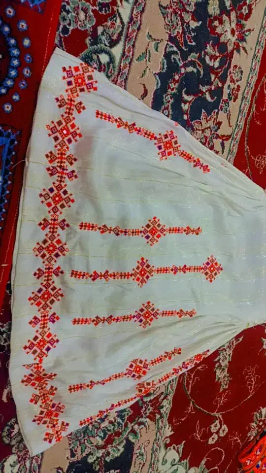 درکشوک|لباس|سراوان, |دیوار