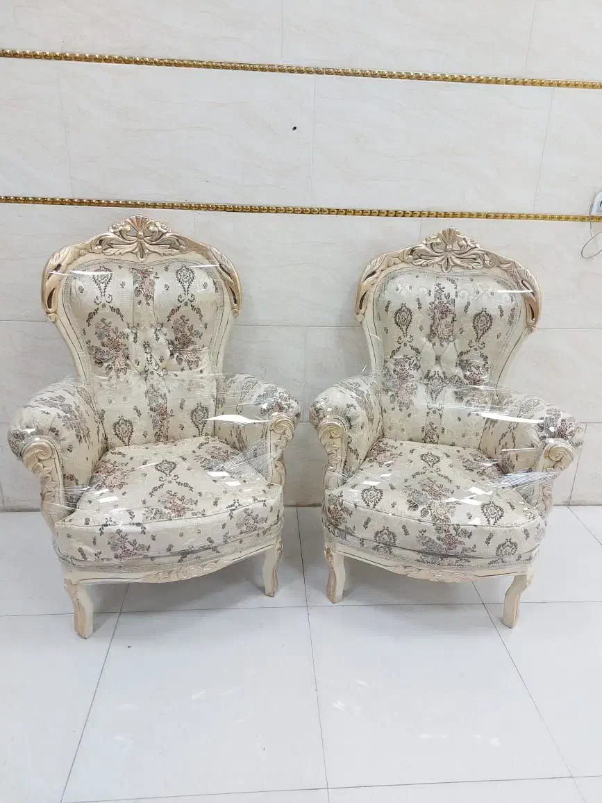 مبل سلطنتی هفت نفره با جلو مبلی عسلی ب شرط|مبلمان خانگی و میز عسلی|چالوس, |دیوار