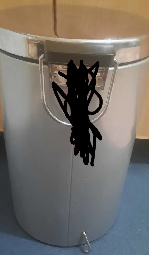 سطل اشغالی|لوازم نظافت|قم, امامزاده ابراهیم|دیوار