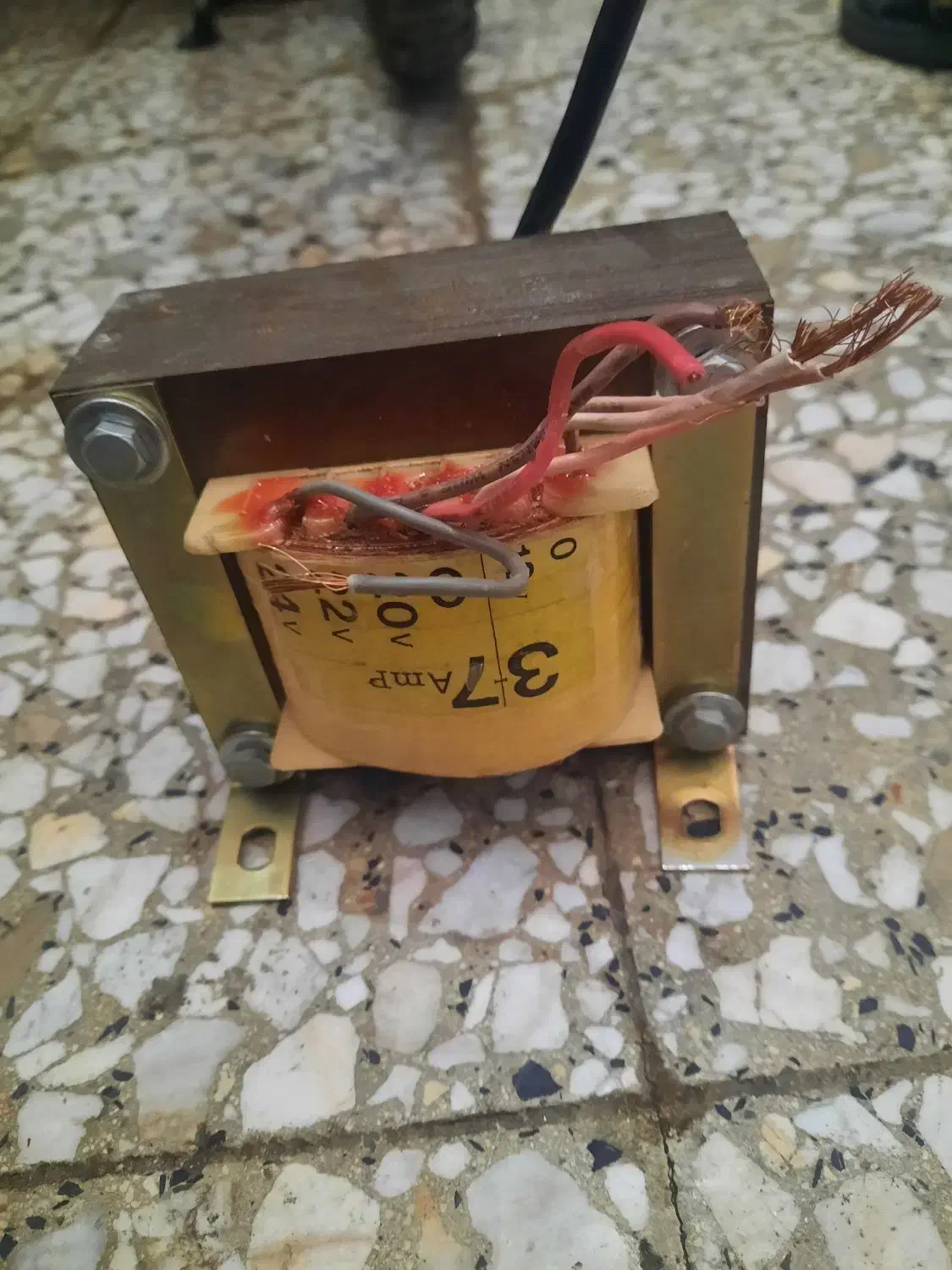 ،ترانس کاهنده ایزوله|قطعات و لوازم جانبی رایانه|قدس, شهرقدس|دیوار