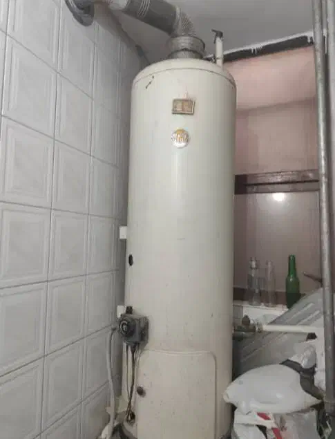 آبگرمکن مخزنی کاملا سالم|آبگرمکن، پکیج، شوفاژ|اصفهان, الهیه|دیوار