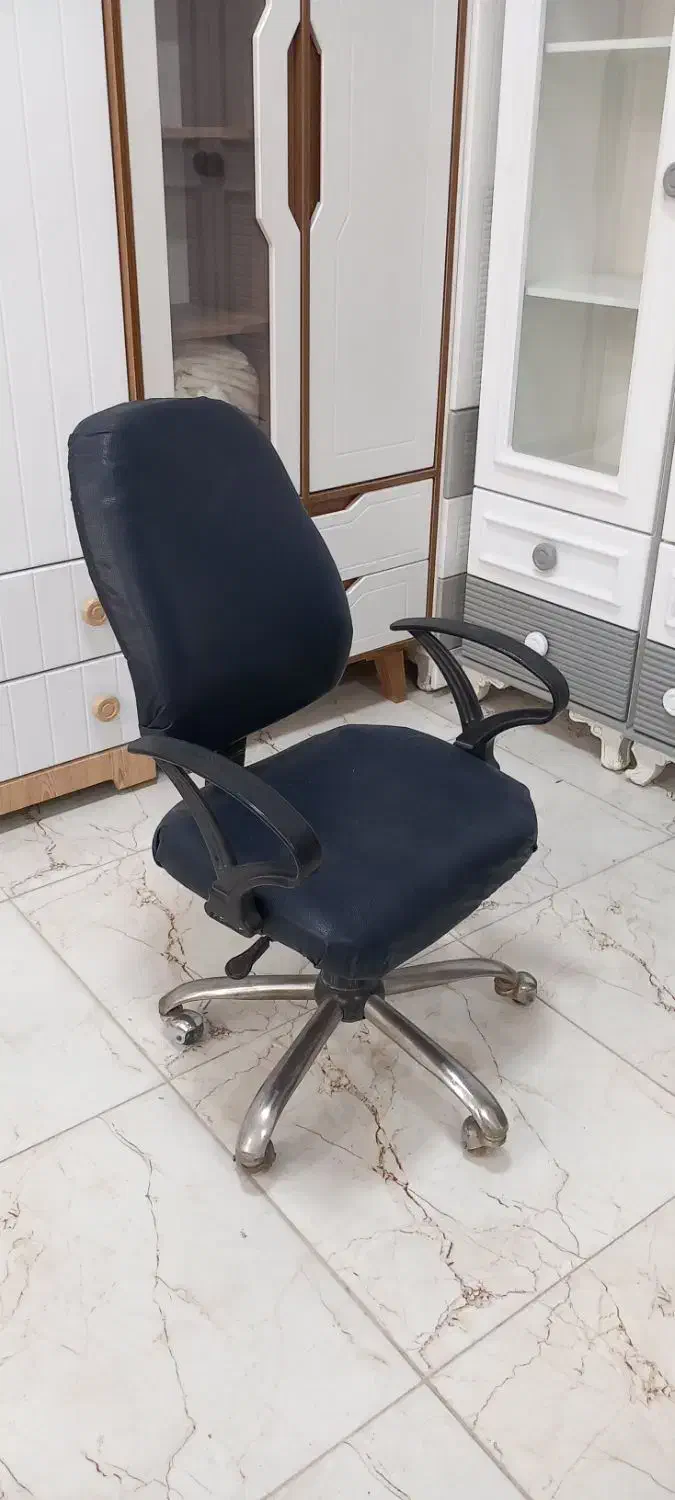 صندلی چرخ دار چرمی|دفتر کار|میبد, |دیوار