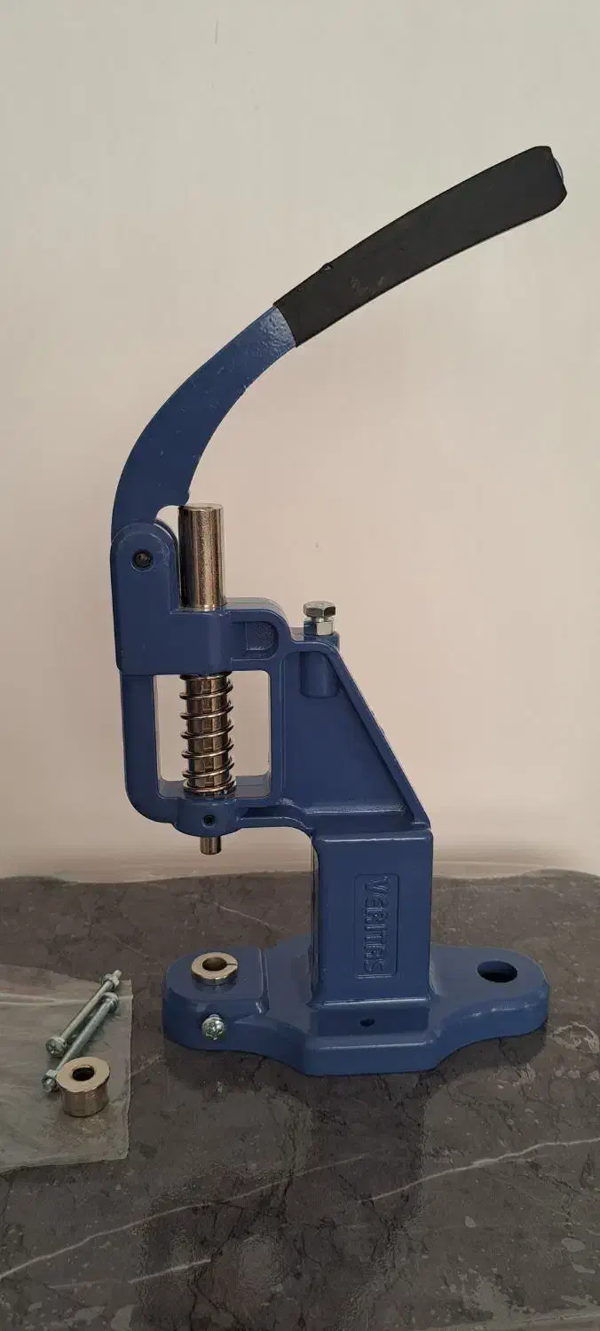 تولیدی تعمیرات مبل وخیاطی|لوازم خیاطی و بافتنی|سلماس, |دیوار