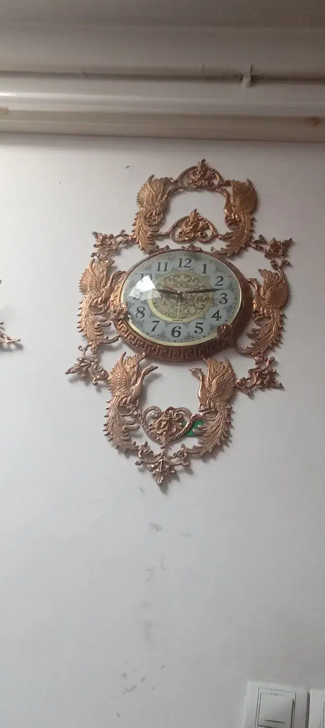 ساعت برنز وپروانه های دیوارکوب برنز|ساعت دیواری و تزئینی|بروجرد, |دیوار