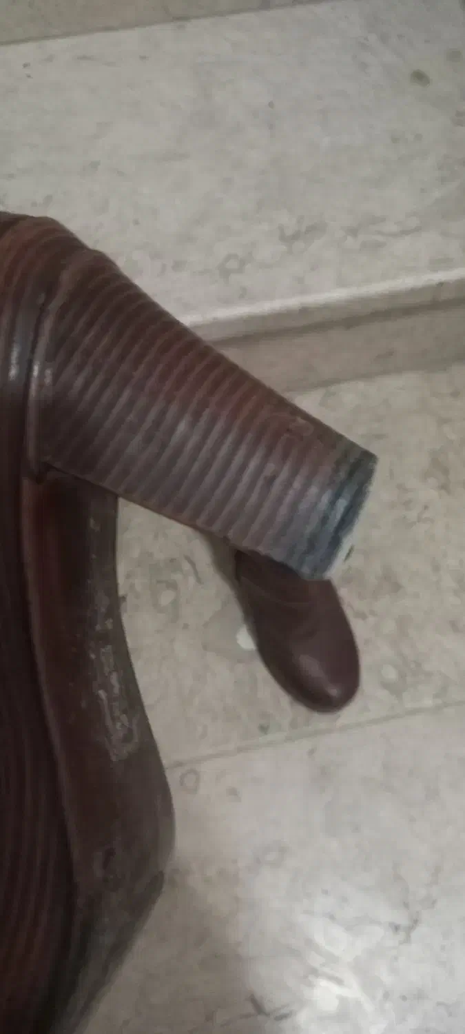 بوت چرم گاوی ،بسیارتمیز و سالم|کیف، کفش، کمربند|پاکدشت, پاکدشت (مامازند)|دیوار