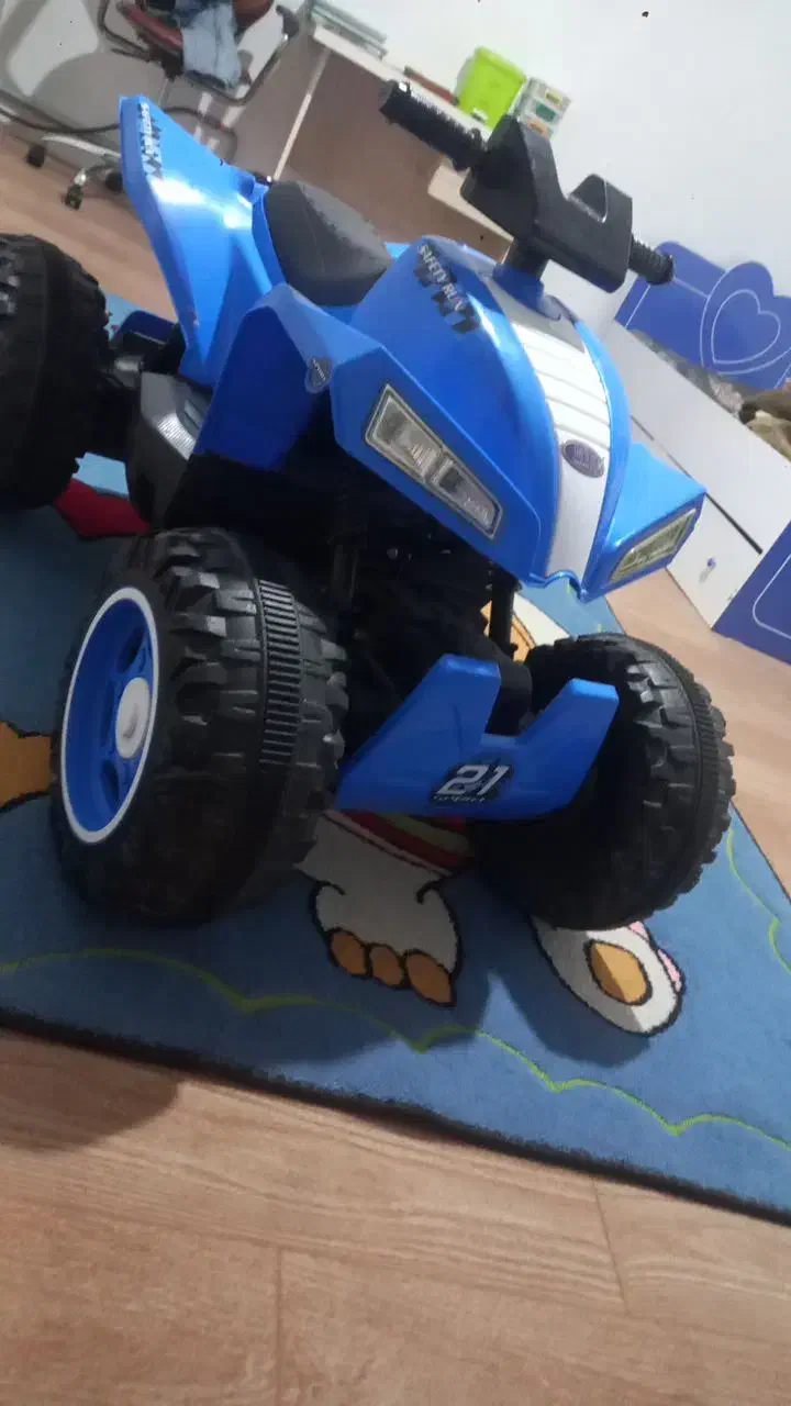 موتور شارژی معاوضه با کود گوسفندی|اسباب و اثاث بچه|خوی, |دیوار