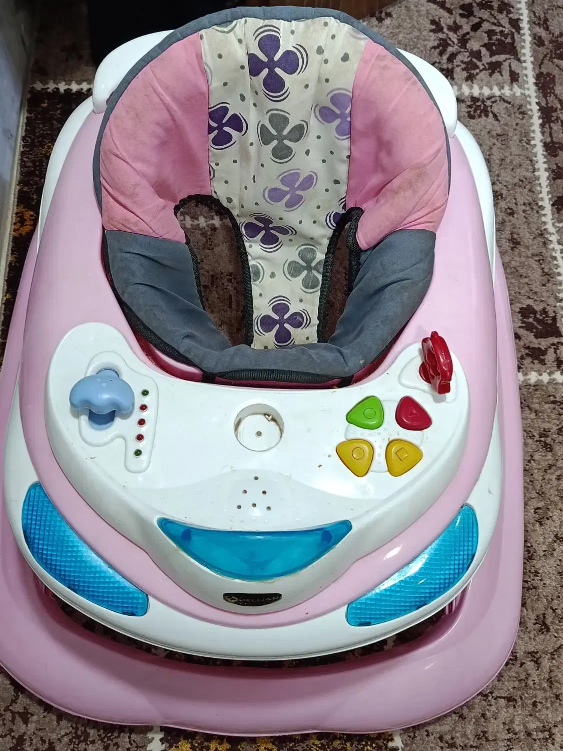 روروئک نو|کالسکه و لوازم جانبی|اهر, |دیوار